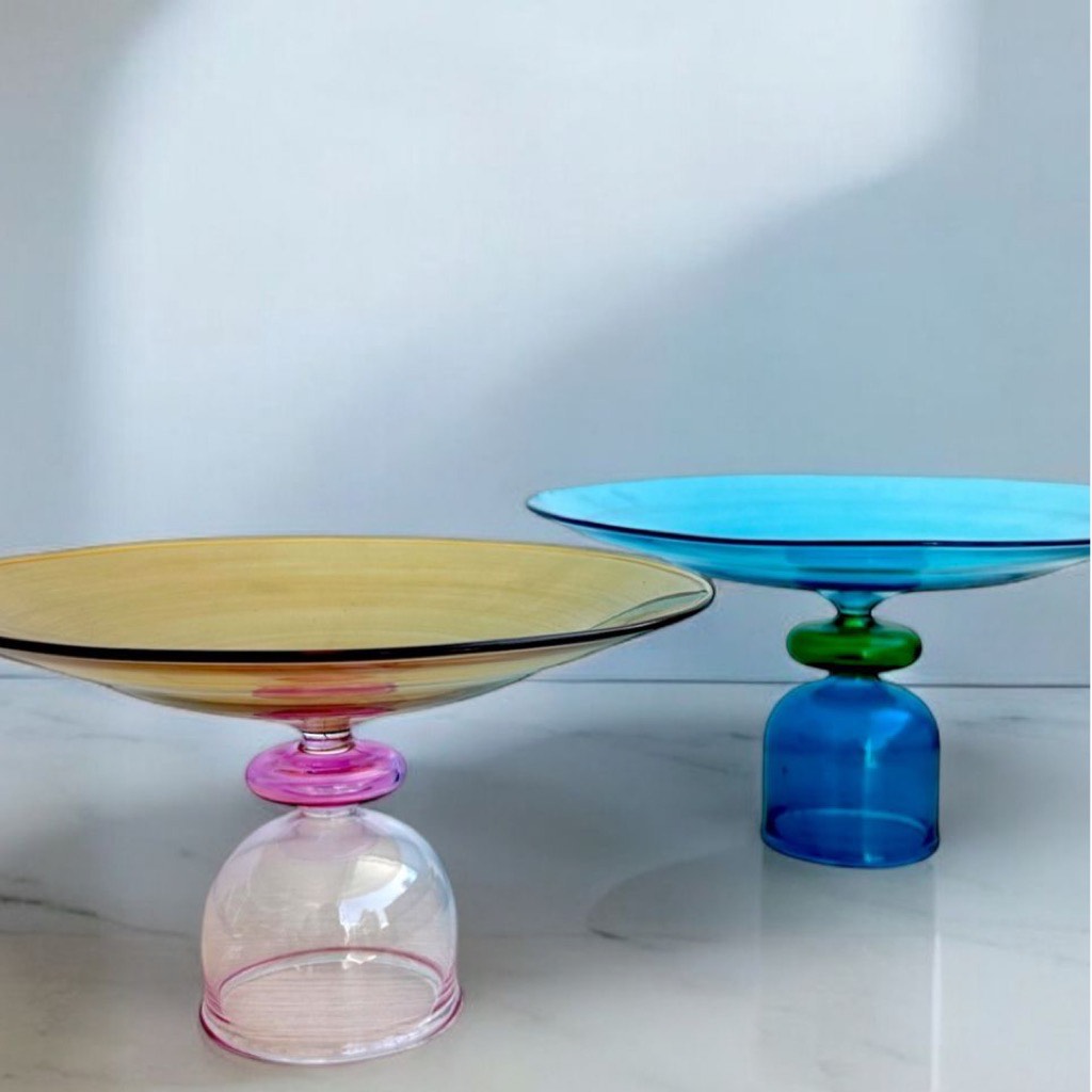The Mintra Glass Food Stand