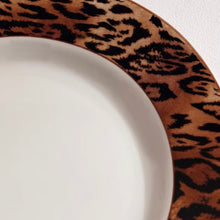 Load image into Gallery viewer, L&#39;Animal Oval Serving Dish
